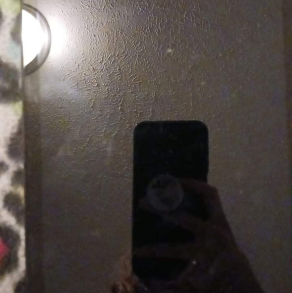 Fire tablet black and the case Is blue - Picture 4 of 7